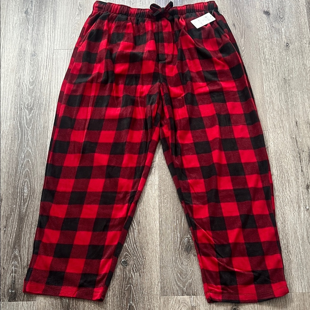 Club Room Red and Black Plaid Men's Pants NWT